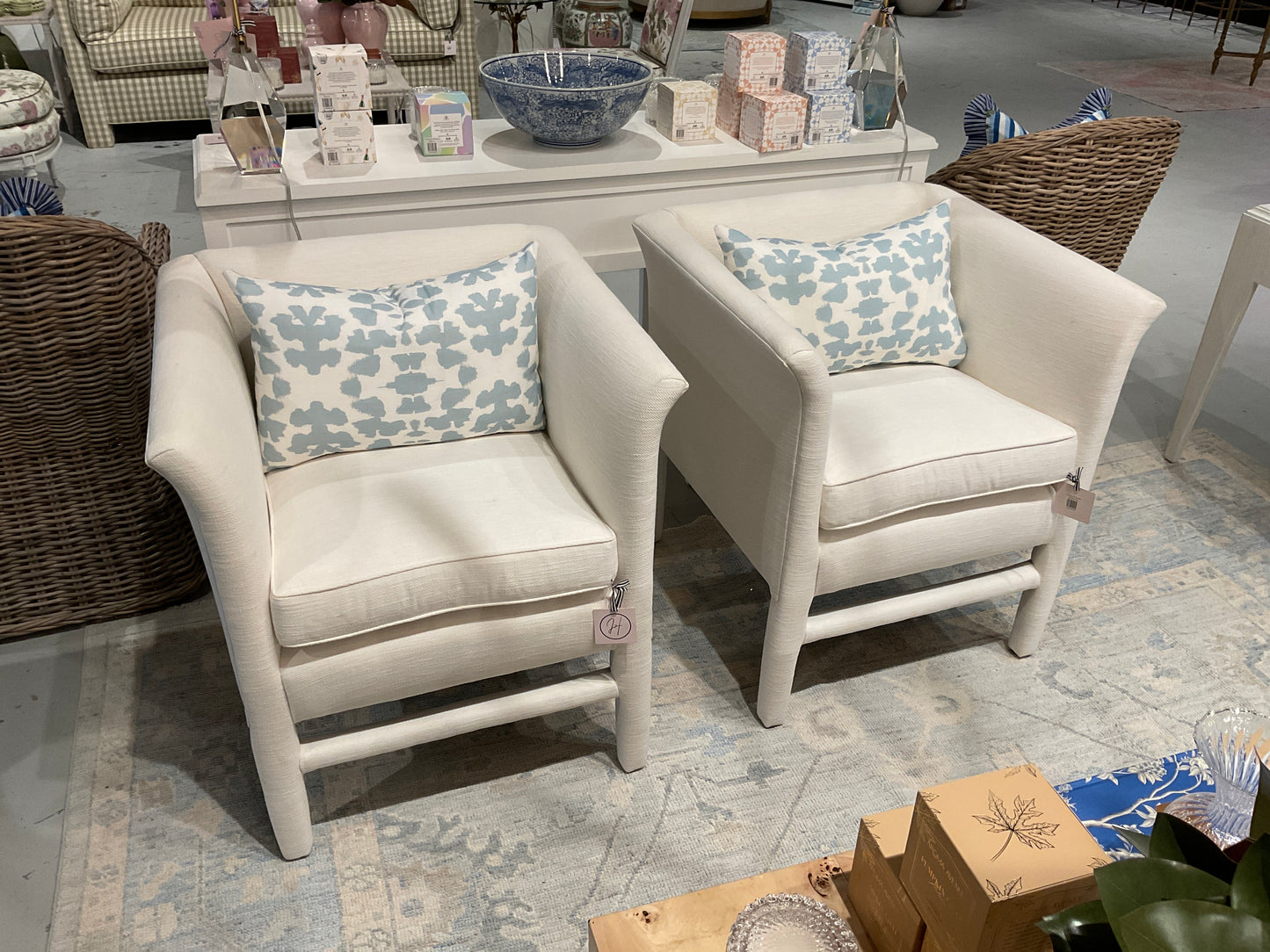 HH- White Performance Catbird Chair